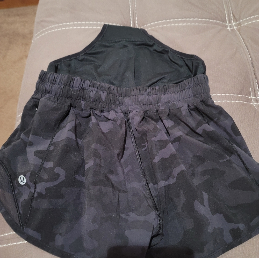 Lululemon Hotty Hot Black Camo Short - Picture 8 of 10